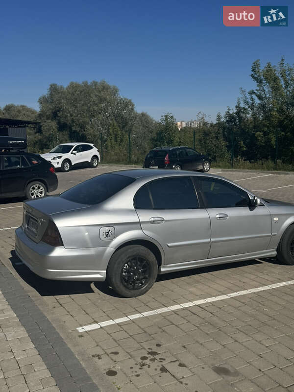 Седан Chevrolet Evanda 2006 в Луцке