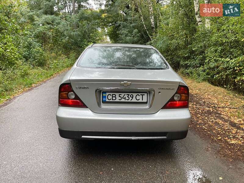 Седан Chevrolet Evanda 2005 в Чернигове