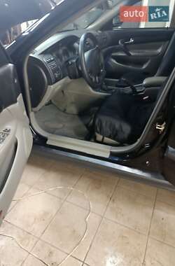 Седан Chevrolet Evanda 2005 в 