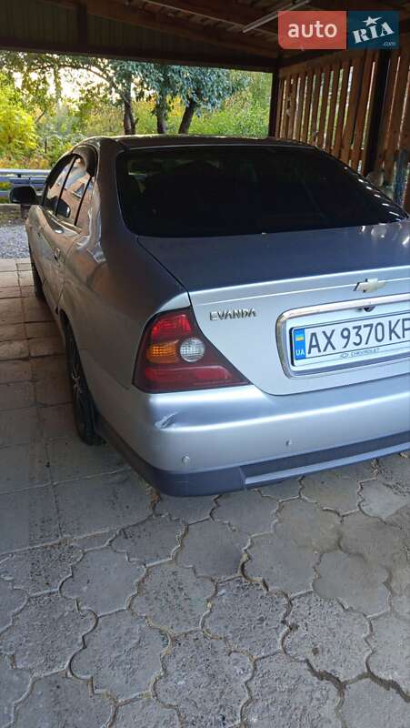 Седан Chevrolet Evanda 2006 в Дергачах