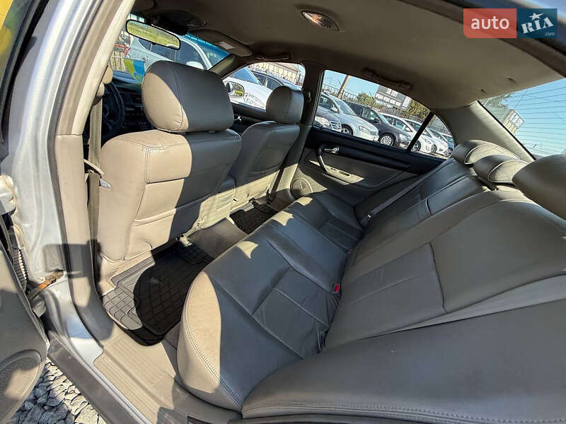 Седан Chevrolet Evanda 2005 в Стрые