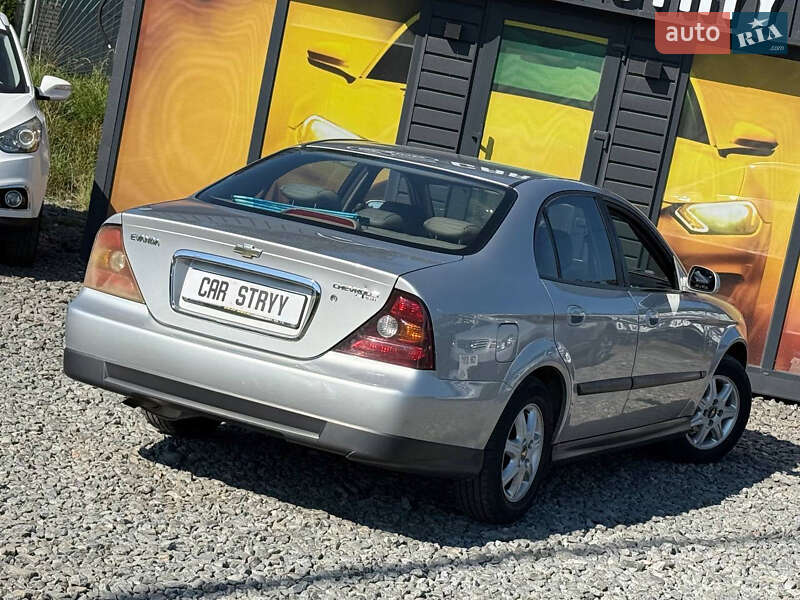 Седан Chevrolet Evanda 2005 в Стрые