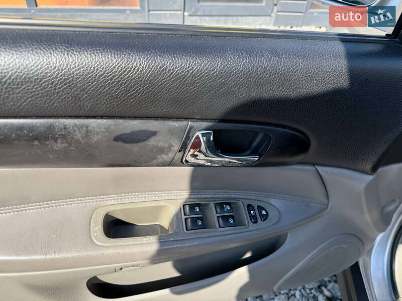 Седан Chevrolet Evanda 2005 в Стрые