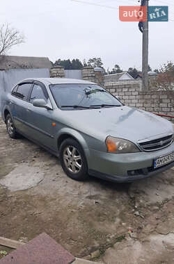 Седан Chevrolet Evanda 2004 в Житомирі