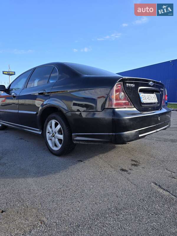 Седан Chevrolet Evanda 2005 в Виннице