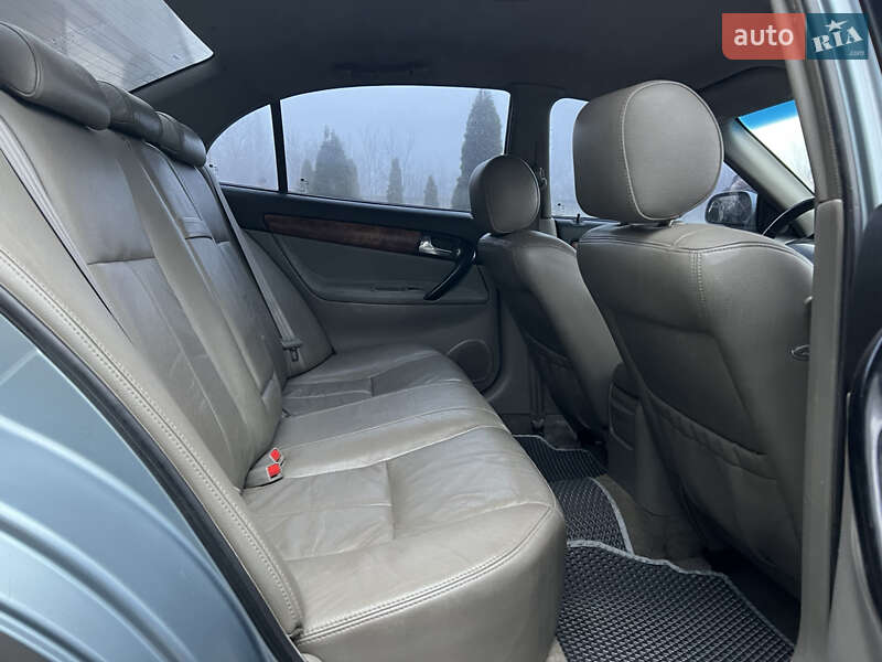 Седан Chevrolet Evanda 2004 в Лозовой