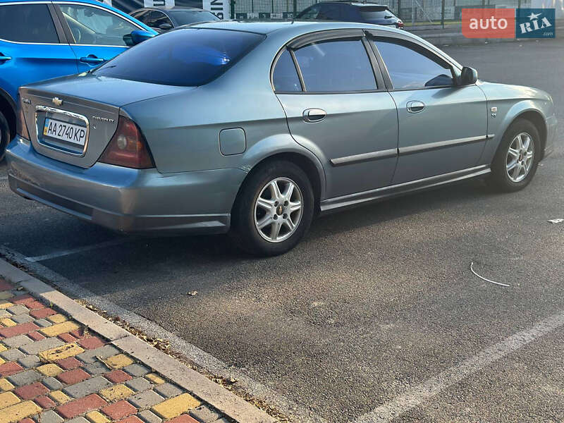 Седан Chevrolet Evanda 2005 в Киеве