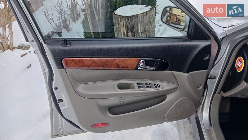 Седан Chevrolet Evanda 2006 в Борщеве