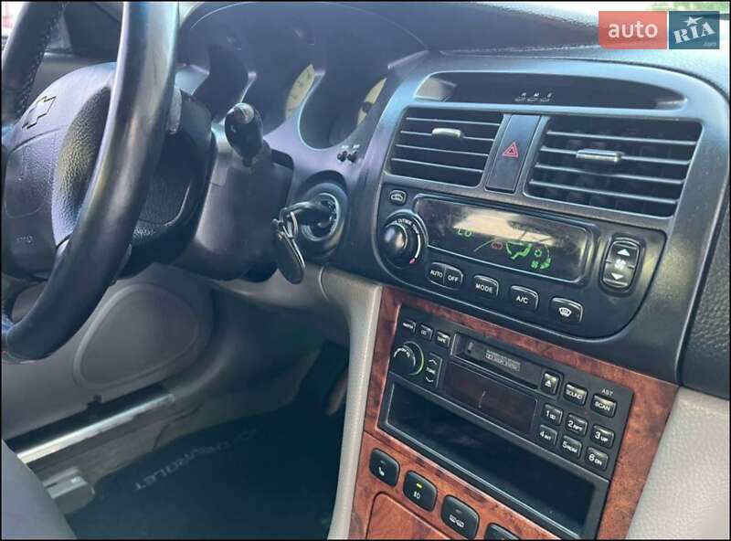 Седан Chevrolet Evanda 2006 в Кременце