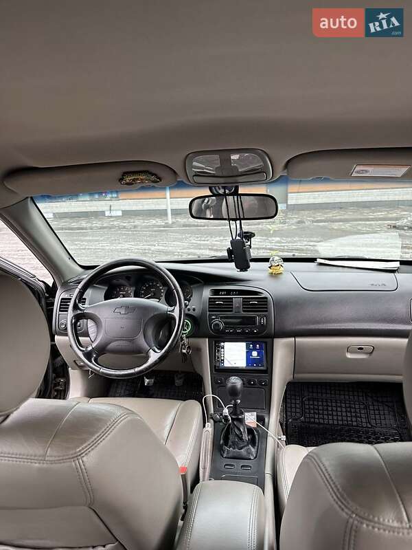 Седан Chevrolet Evanda 2006 в Кривом Роге