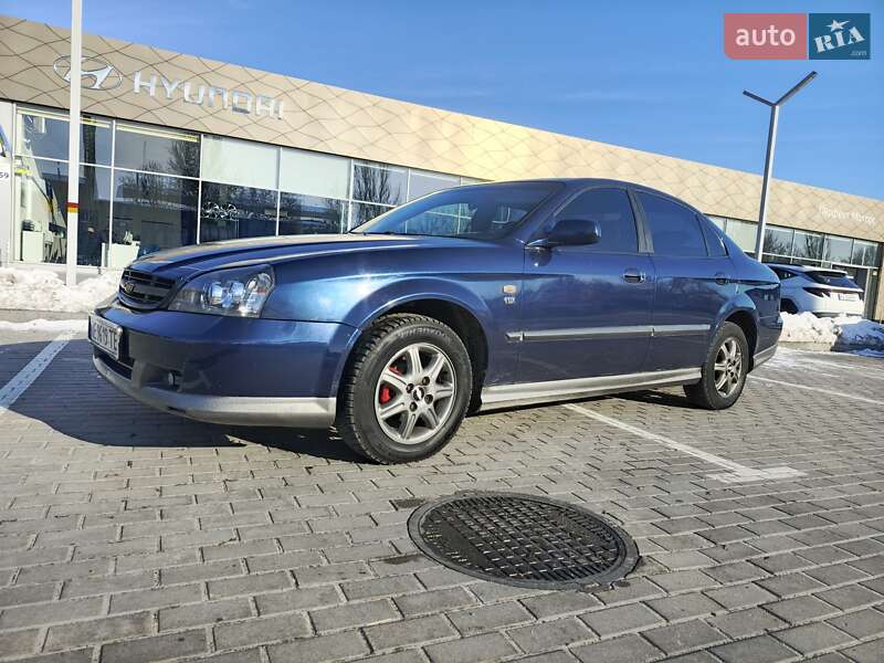Седан Chevrolet Evanda 2005 в Днепре