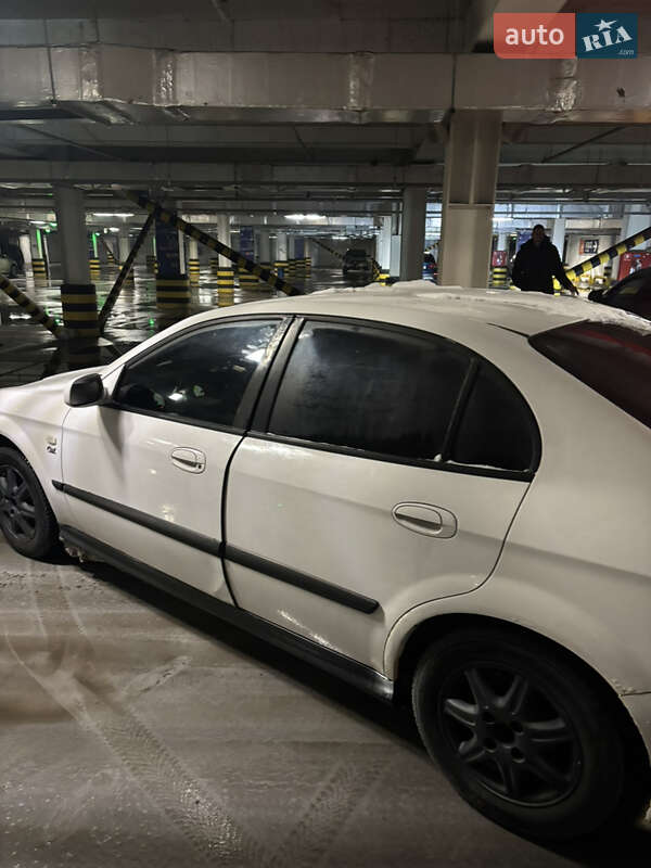 Седан Chevrolet Evanda 2004 в Киеве