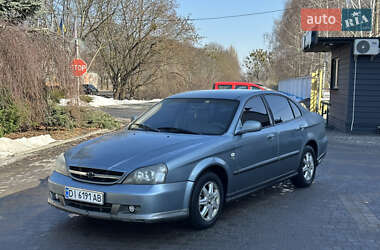 Седан Chevrolet Evanda 2005 в Ровно