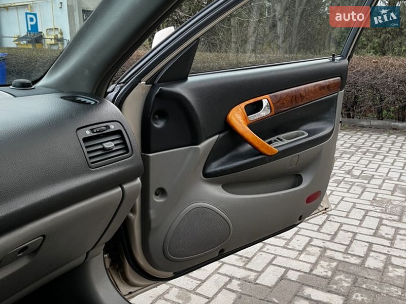 Седан Chevrolet Evanda 2004 в Львове