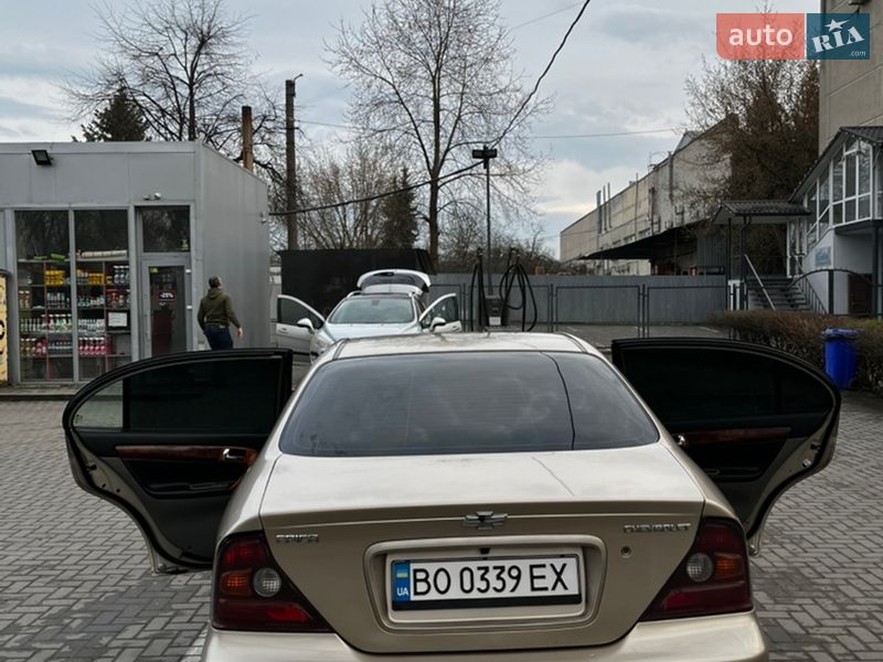 Седан Chevrolet Evanda 2004 в Львове