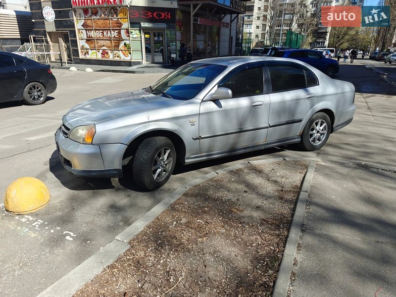 Chevrolet Evanda 2004