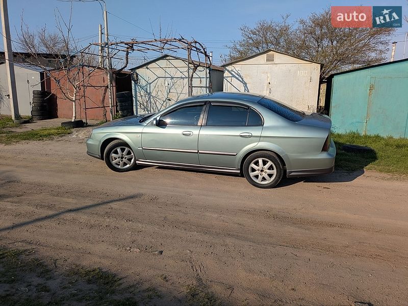 Седан Chevrolet Evanda 2005 в Южном