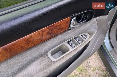 Седан Chevrolet Evanda 2005 в Южном