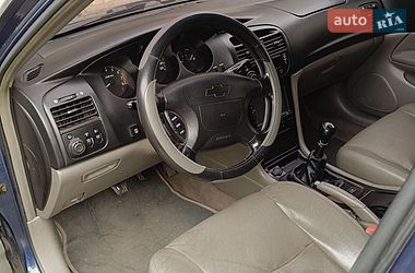 Седан Chevrolet Evanda 2005 в Каневі