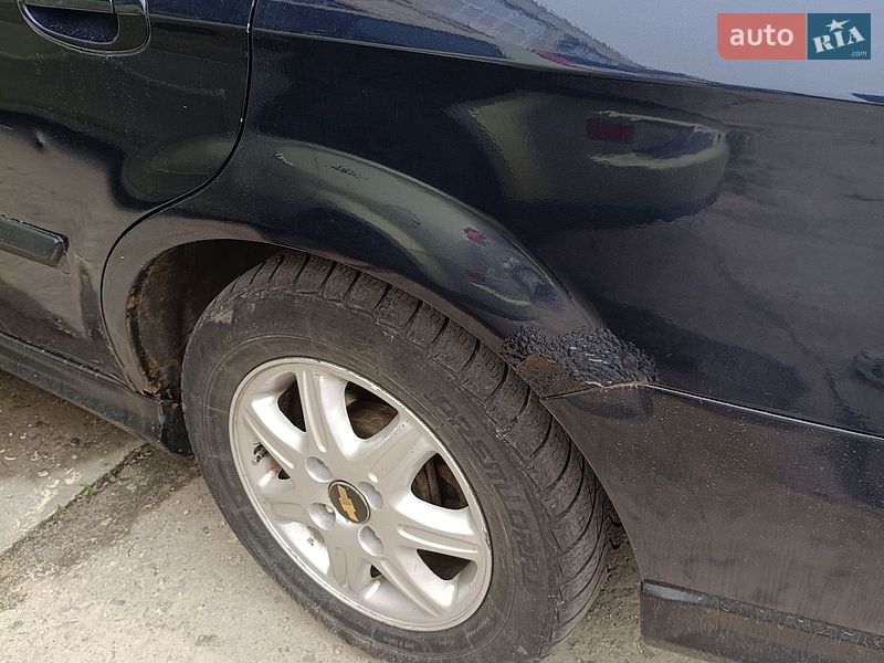 Седан Chevrolet Evanda 2005 в Каневі
