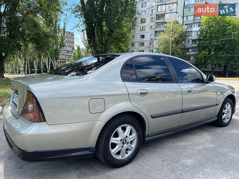 Седан Chevrolet Evanda 2005 в Запорожье фото 4 Седан Chevrolet Evanda 2005 в Запорожье