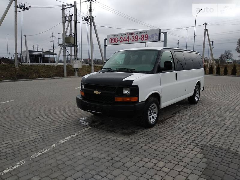 Минивэн Chevrolet Express 2011 в Львове