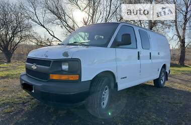 Вантажний фургон Chevrolet Express 2003 в Львові