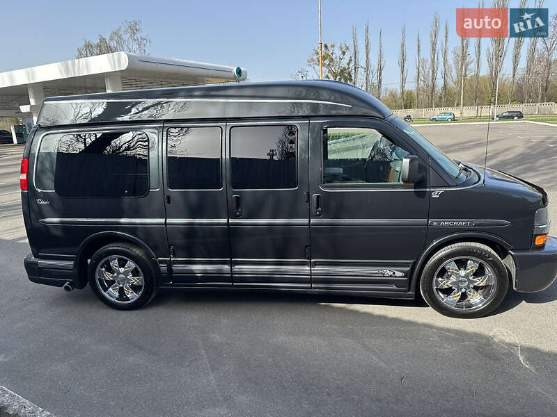 Минивэн Chevrolet Express 2004 в Киеве