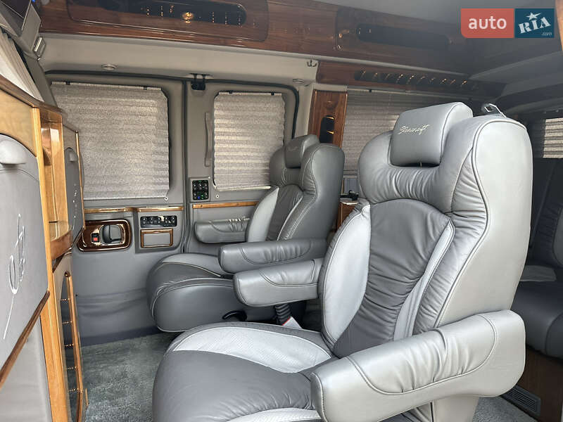 Минивэн Chevrolet Express 2004 в Киеве