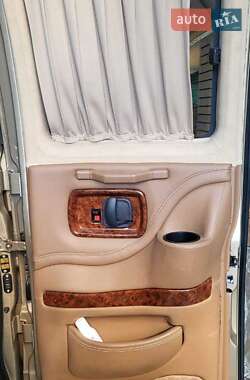Минивэн Chevrolet Express 2011 в 