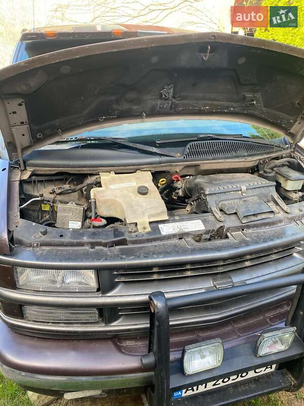 Минивэн Chevrolet Express 1996 в Киеве