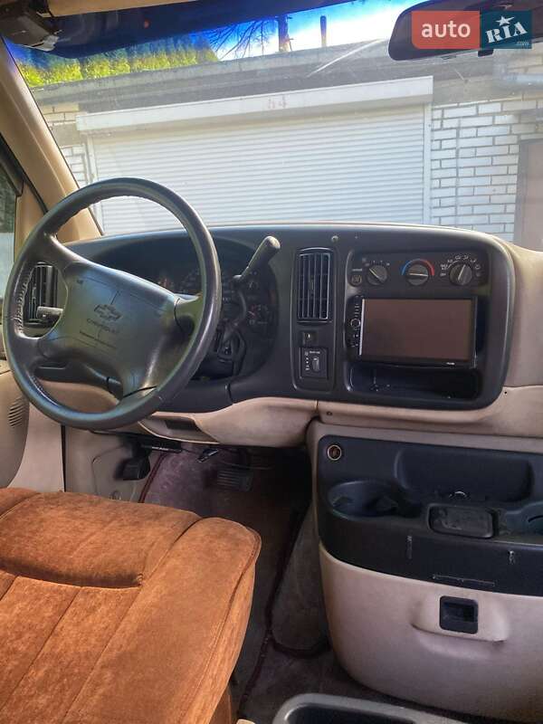 Минивэн Chevrolet Express 1996 в Киеве