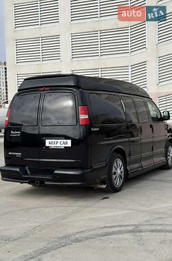 Минивэн Chevrolet Express 2013 в 