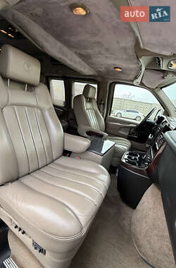 Минивэн Chevrolet Express 2013 в 