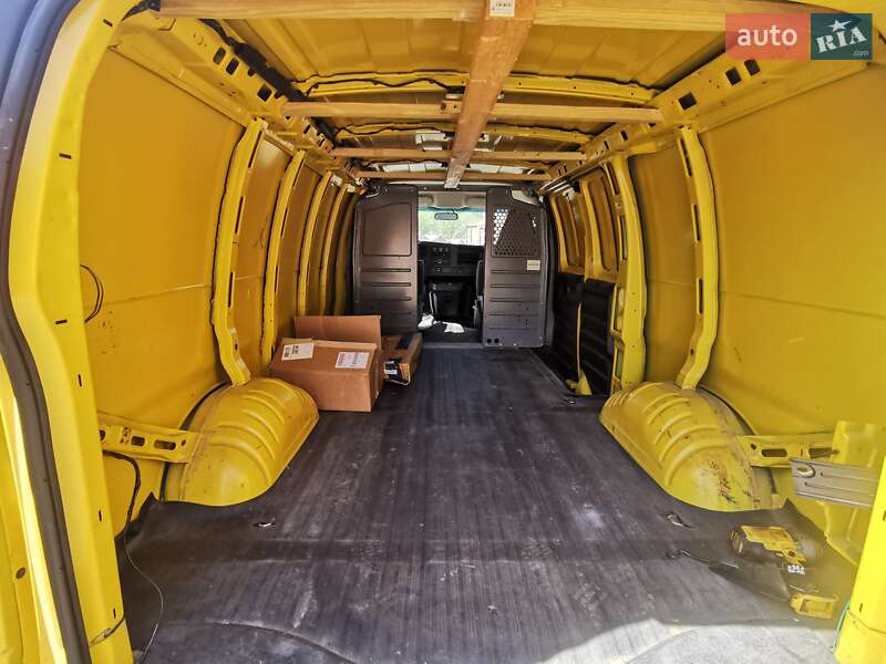 Грузовой фургон Chevrolet Express 2021 в Киеве