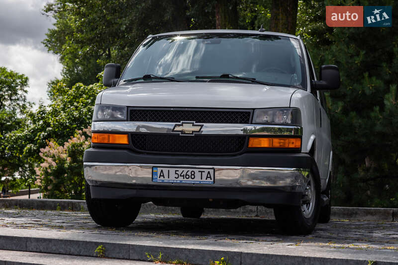 Минивэн Chevrolet Express 2018 в Киеве фото 4 Минивэн Chevrolet Express 2018 в Киеве