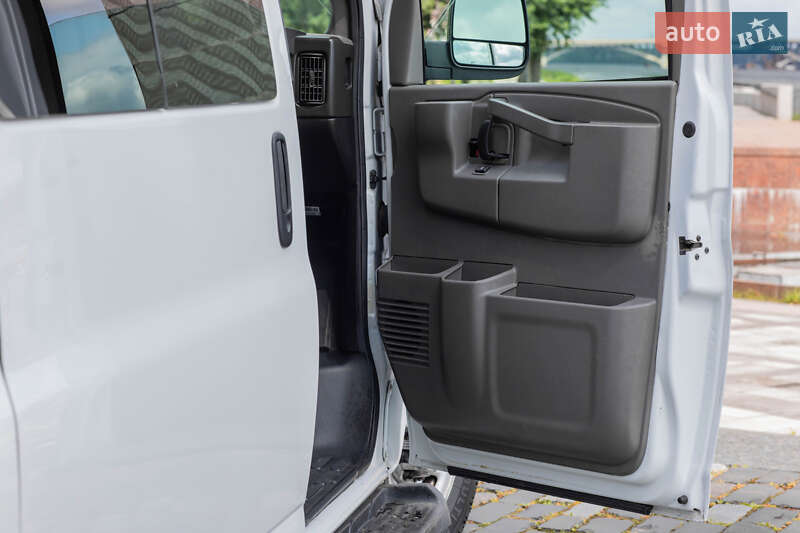 Минивэн Chevrolet Express 2018 в Киеве фото 19 Минивэн Chevrolet Express 2018 в Киеве