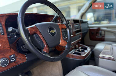Минивэн Chevrolet Express 2012 в 