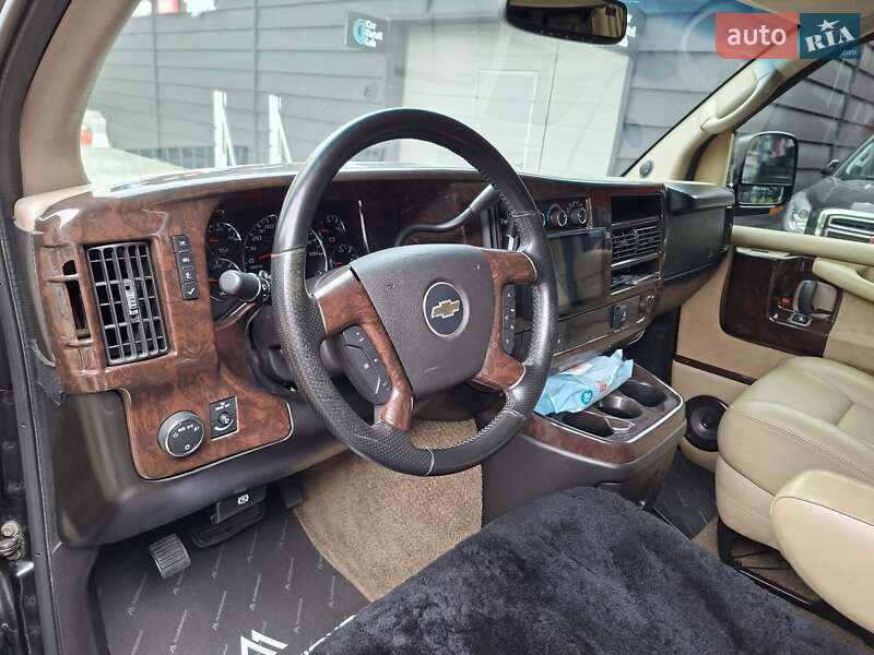 Мінівен Chevrolet Express 2008 в Одесі