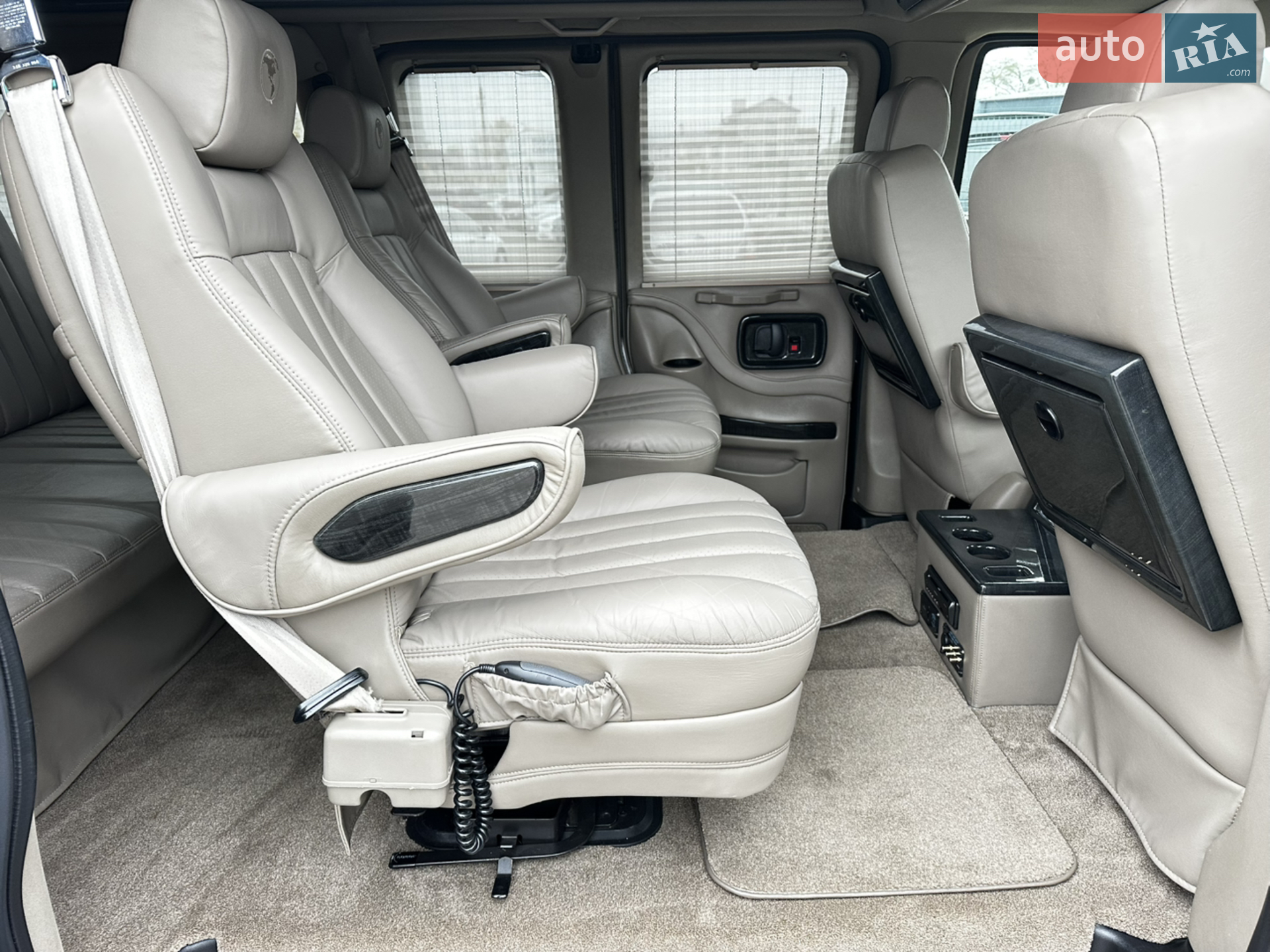 2012 Chevrolet Express - мініатюра 31