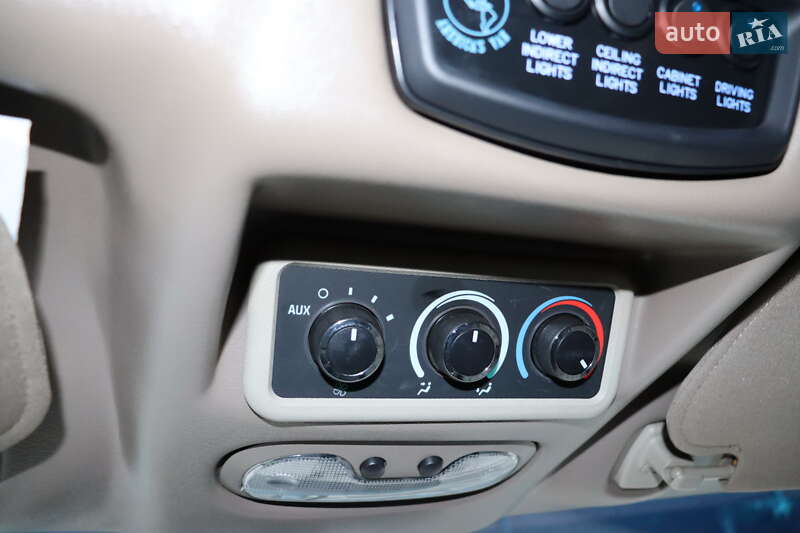 Мінівен Chevrolet Express 2014 в Львові