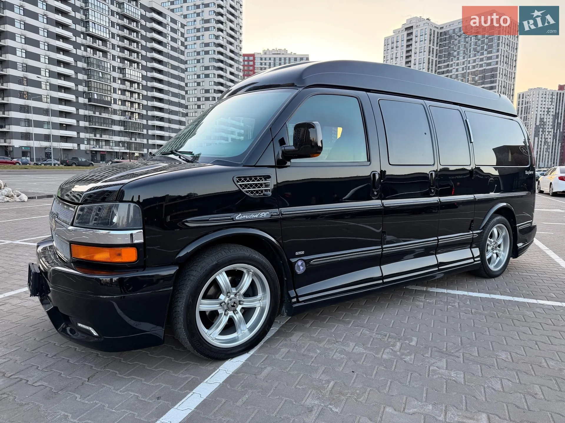 2010 Chevrolet Express - мініатюра 12