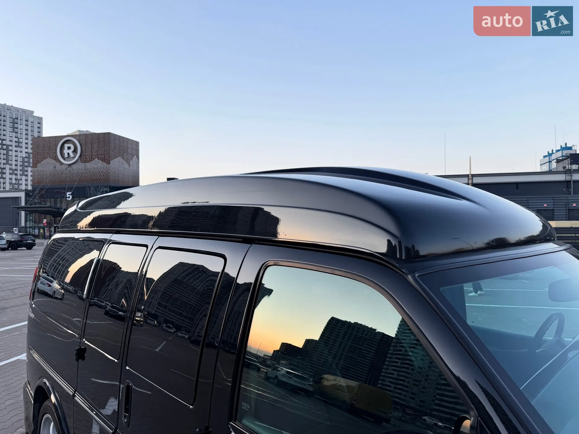 2010 Chevrolet Express - мініатюра 22