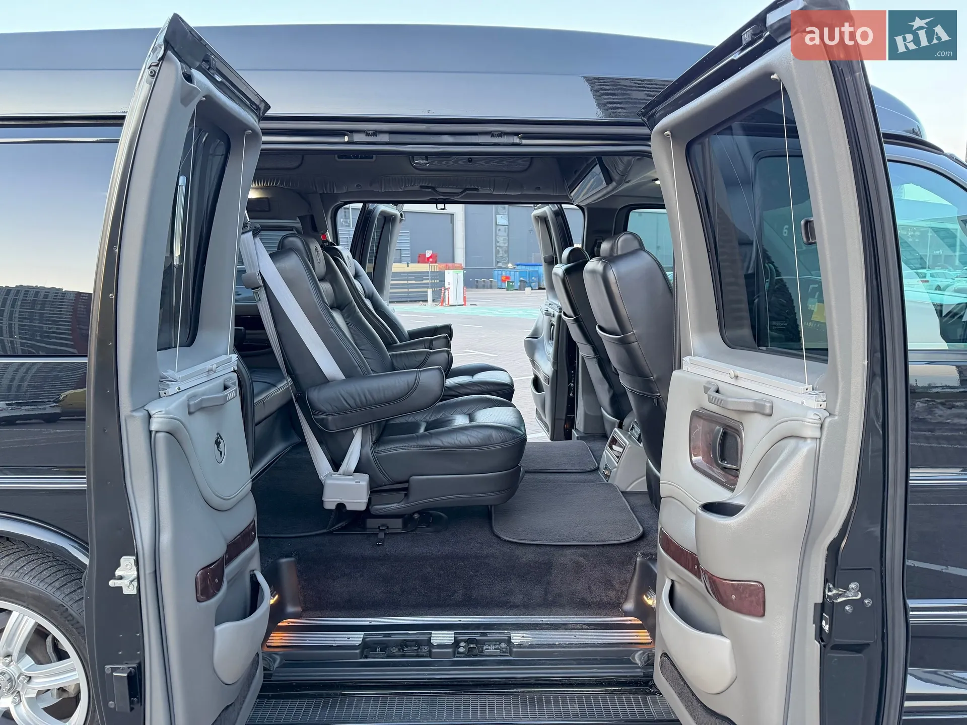 2010 Chevrolet Express - мініатюра 36