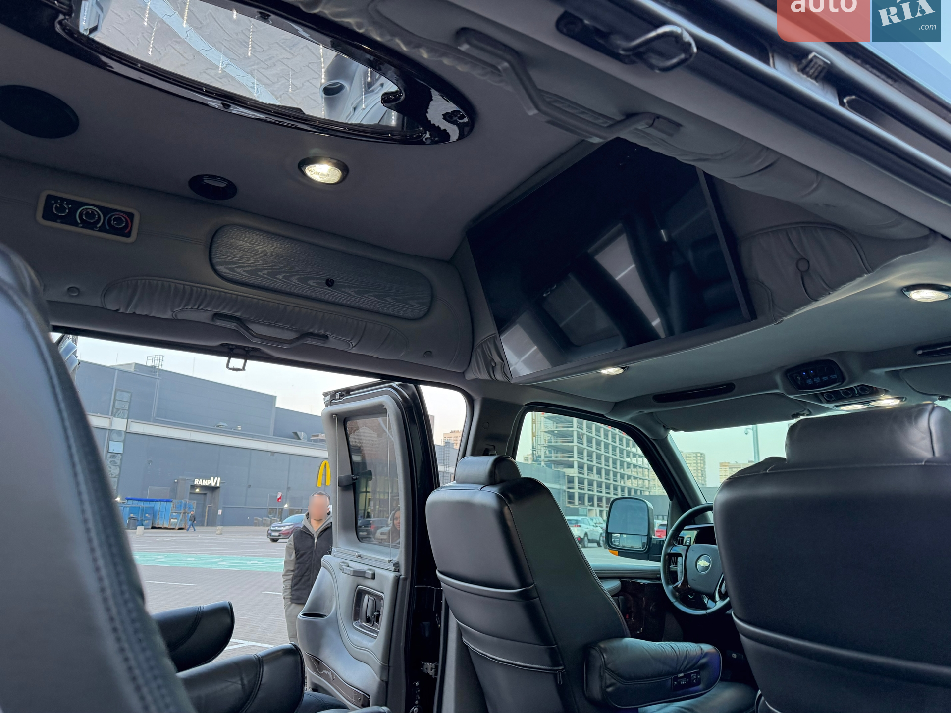 2010 Chevrolet Express - мініатюра 38