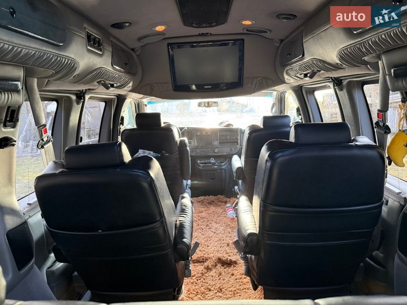 Минивэн Chevrolet Express 2008 в Нетешине