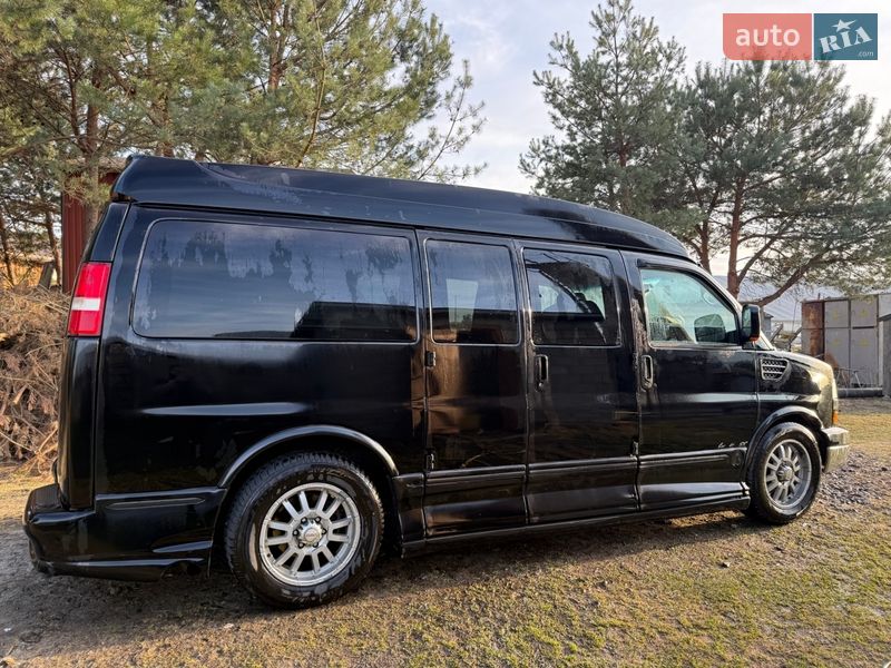 Минивэн Chevrolet Express 2008 в Нетешине