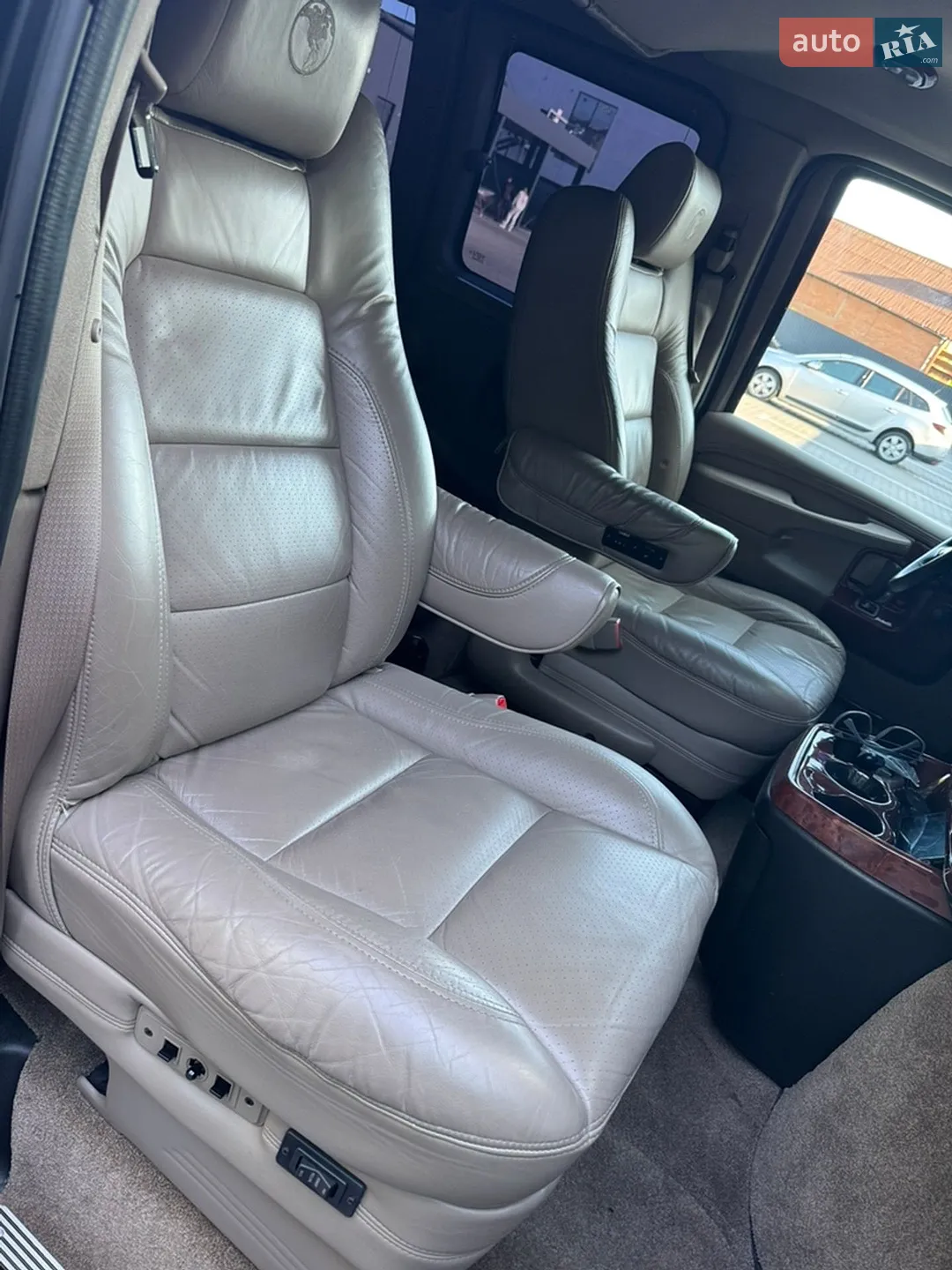 2012 Chevrolet Express - мініатюра 9