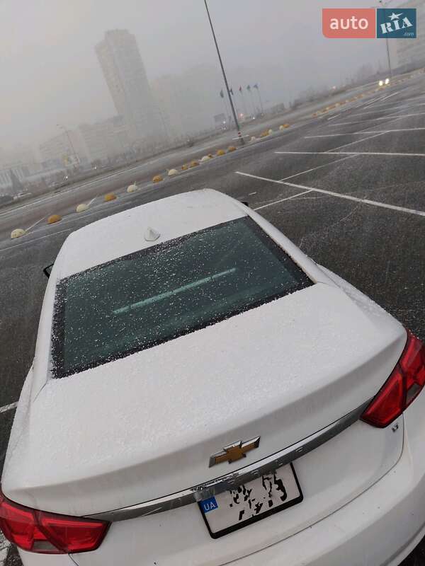 Седан Chevrolet Impala 2016 в Києві