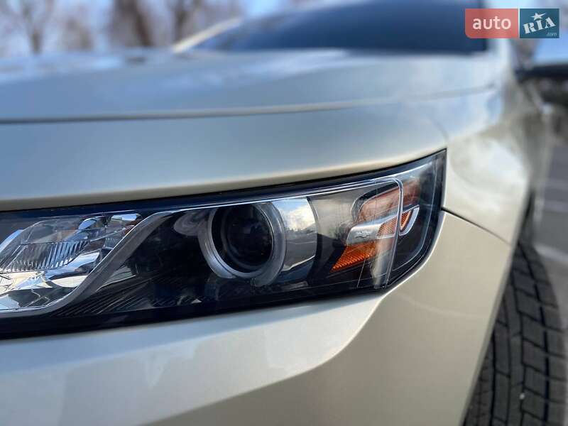 Седан Chevrolet Impala 2013 в Днепре
